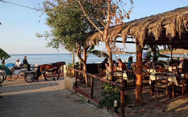 Niriides Beach Hotel