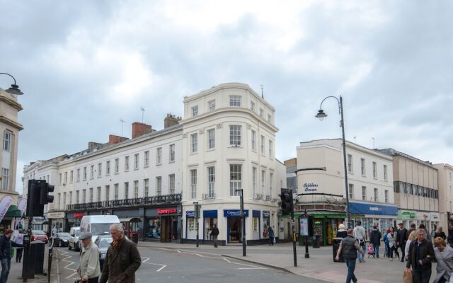 Elliot Oliver- 2 Bedroom Duplex Town Centre Apartment