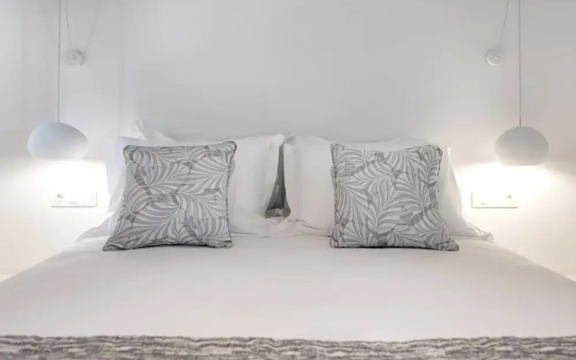 Manesis Suites