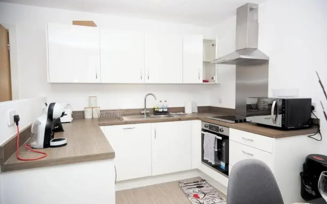 Apartment-sleeps4-streetparking-balcony-duplex