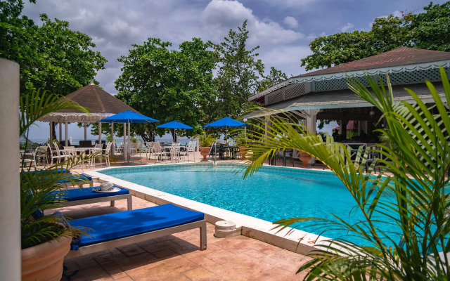 Merril's Beach Resort II