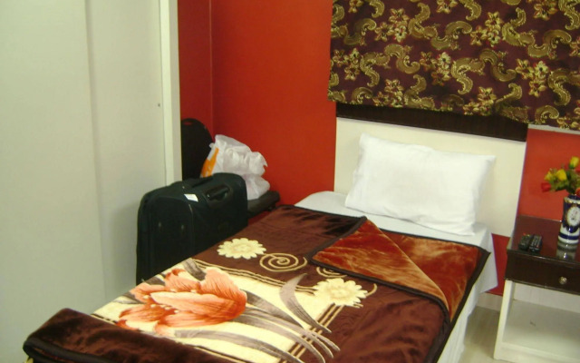 Isis Hostel 2