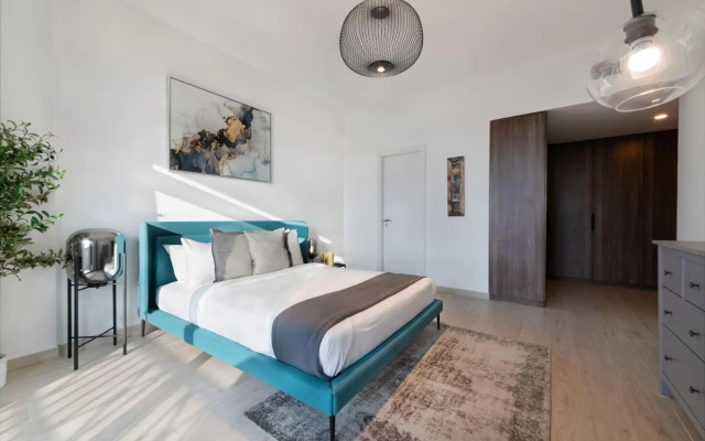 Exclusive Seaview 3BR Roof Terrace Apt  with Scenic Views of Burj alArab