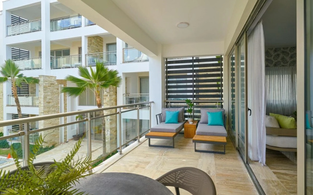 Beach Condo w Sea View B-202 Costa Atlantica