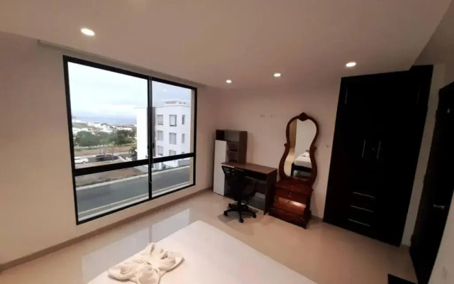 Espectacular casa grande vacacional en Manta!