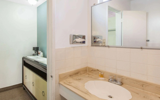 Days Inn by Wyndham Camarillo - Ventura