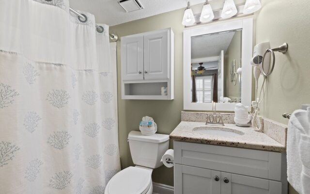 Pelican Beach 1411 1 Bedroom Condo by Pelican Beach Management