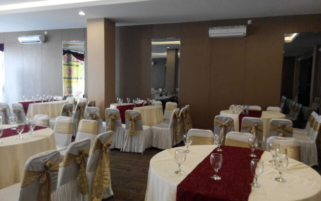 Viva Hotel Kediri, Azana Hotels Collection