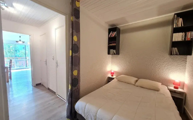 Bright Third-floor Apartment