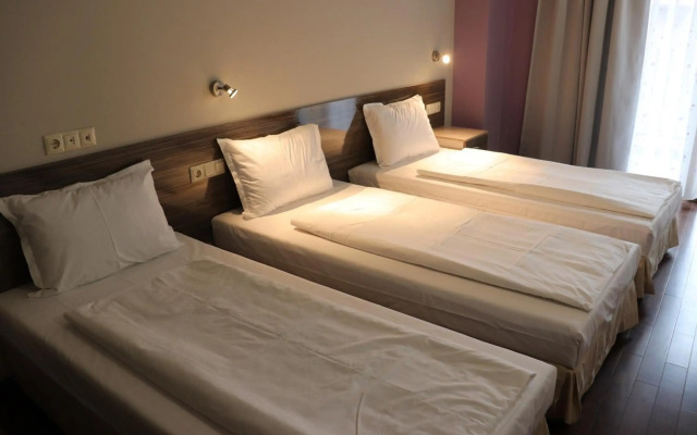Roots Hotel & Wine Bar