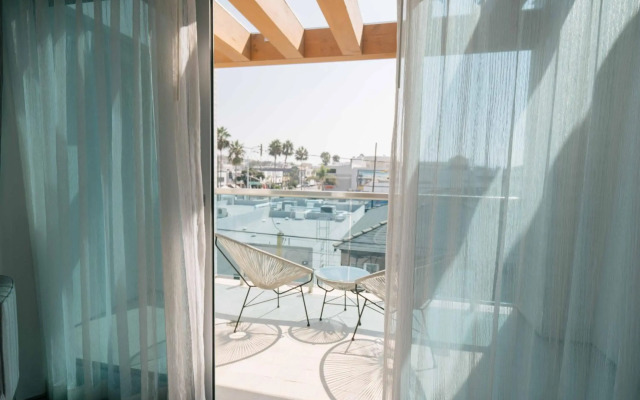 H2O Hermosa Beach Hotel