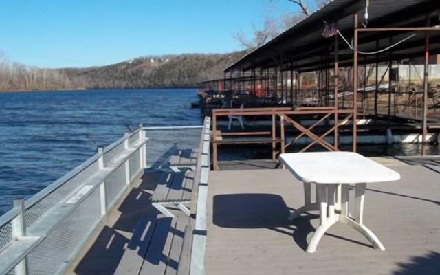 Taneycomo Lakefront Resort