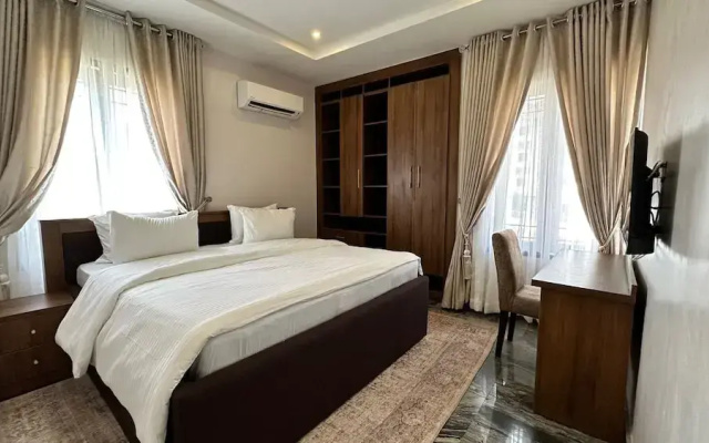 Tenny's Place Apartments Jahi