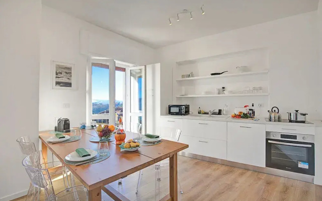 Luce Lake View on Stresa Hill