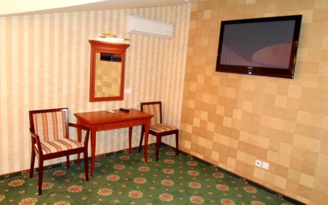 H & K Imperial Plus Hotel