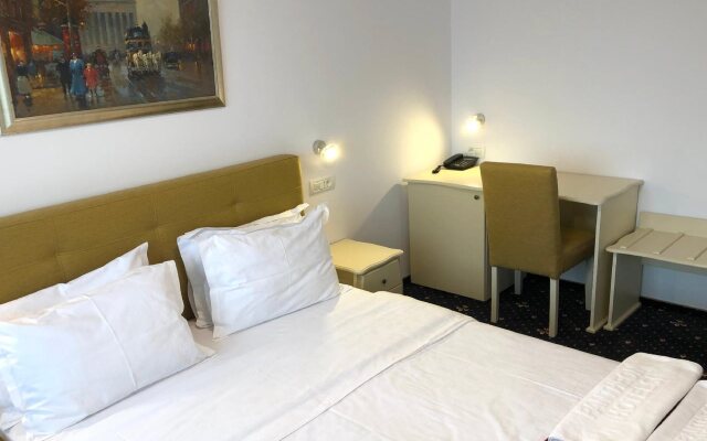 Hotel Agora