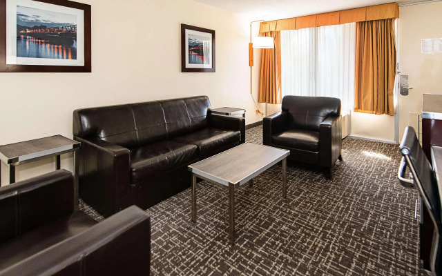 New Hope Inn & Suites