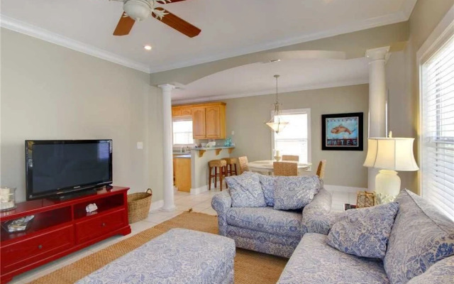 Living It Up 12B - 3 Br Condo