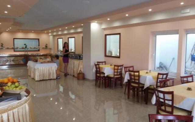 Poseidonia Hotel Apartments
