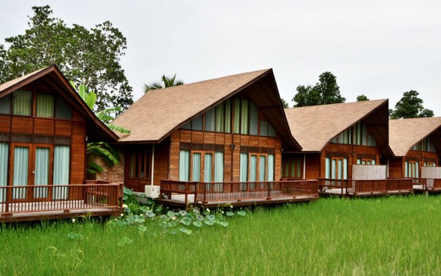 Rice Farm Villa Suratthani
