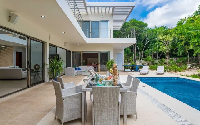 Casa Ave, Luxury & Resort Living