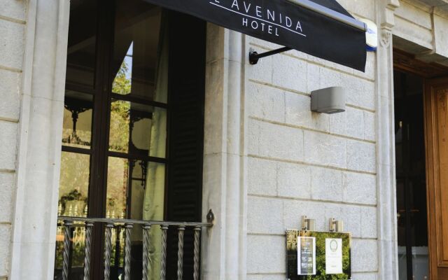 L'Avenida Hotel