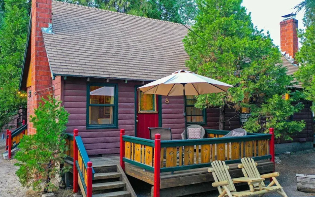 Arrowhead Pine Rose Cabins
