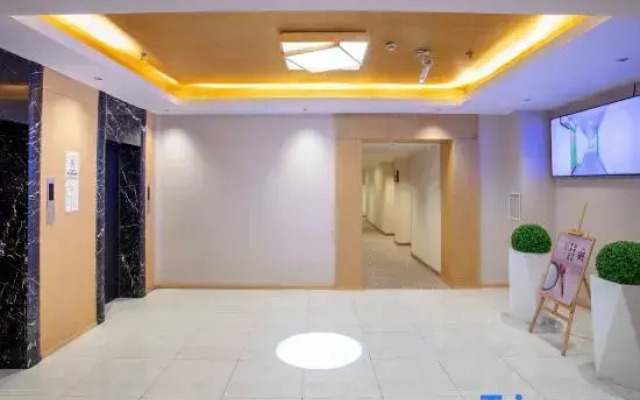 Watermelon E-sports Hotel (Songjiang, Shanghai)