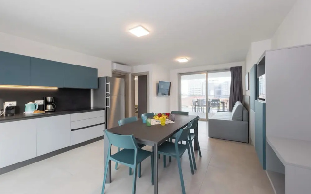 Bright Flat in Prime Location