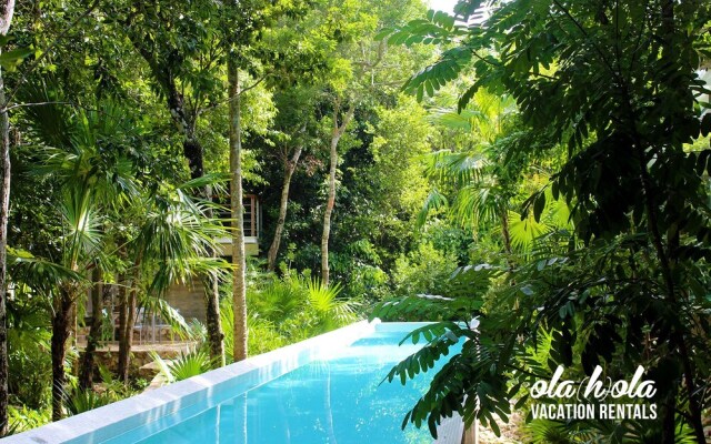 Peaceful Townhouse with plunge pool by Olahola