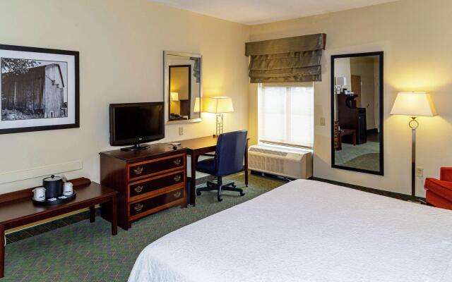 Hampton Inn New Philadelphia