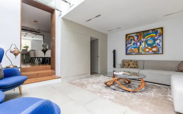 Aubrey Walk by Onefinestay