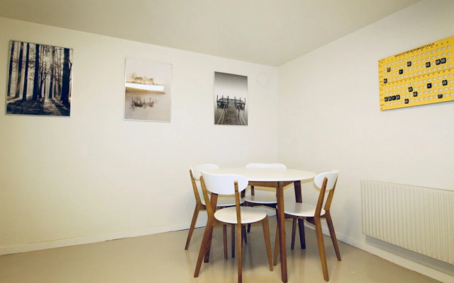 Easy Livin Apartment Hotel by Stubor