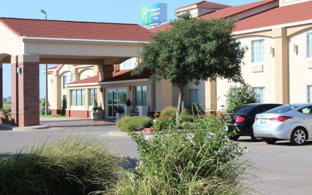 Holiday Inn Express & Suites Weatherford