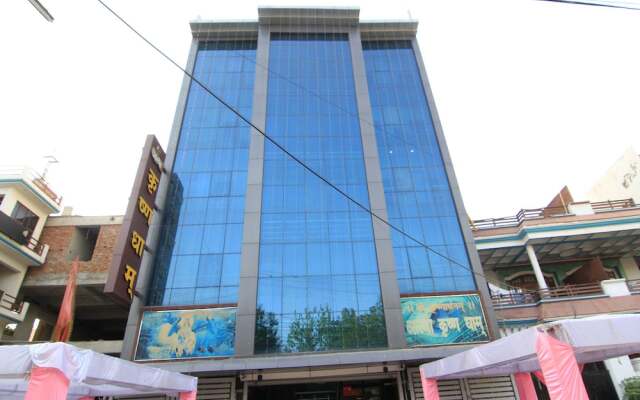 hotelImage