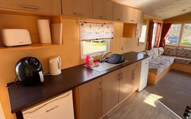 3 Bedroom, Side Gated Decking, Wifi, Pets Welcome
