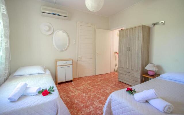 Doras Beach Bungalow B