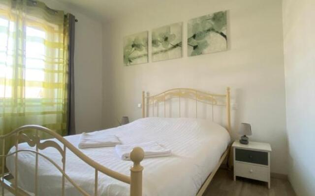 MUSCAT - Coquet 2 pièces au pied du vignoble