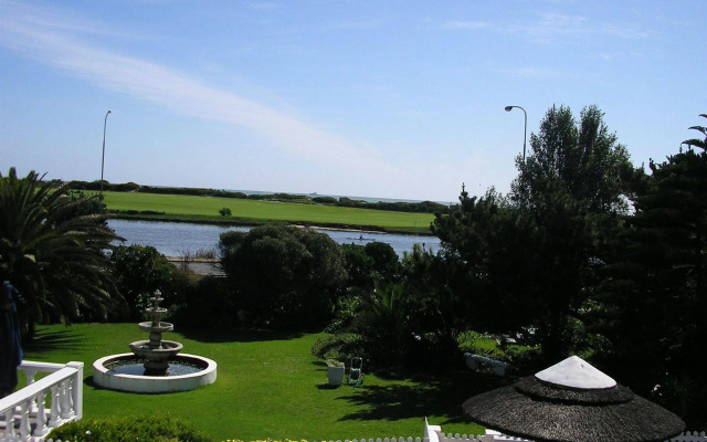 Lagoon Lodge
