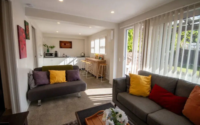 Centrally Located 1 Bedroom Apartment in Auckland