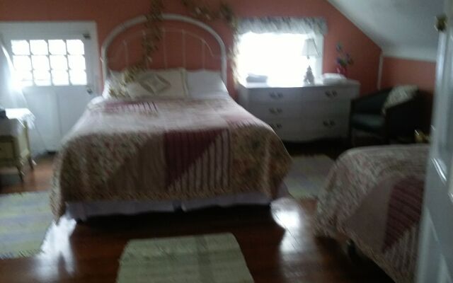 Six Acres Bed & Breakfast