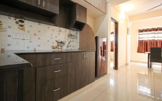 Oyo 7918 Home Apartment the Premium Services