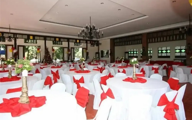 RedDoorz Plus @ Rio Grande de Laoag Resort Hotel Ilocos Norte (Quarantine Hotel)
