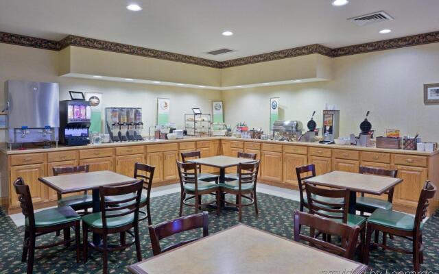 Country Inn & Suites by Radisson, Houghton, MI