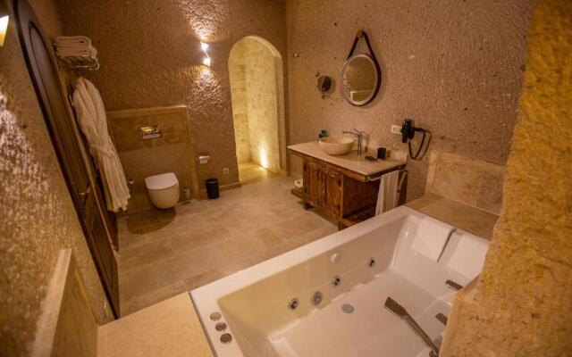 Nino Cave Suites