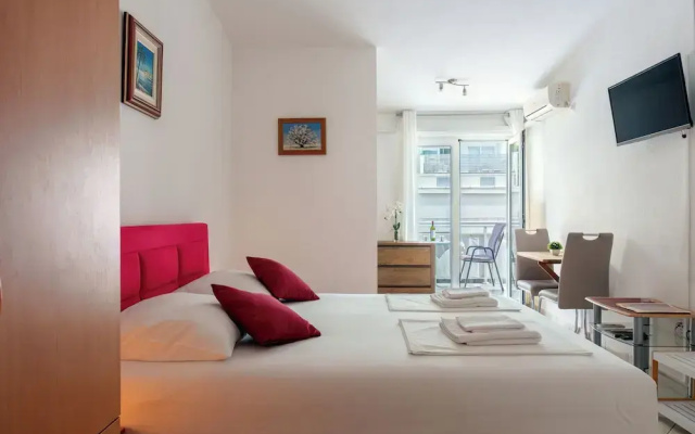 Studio for 2 People - Split Region