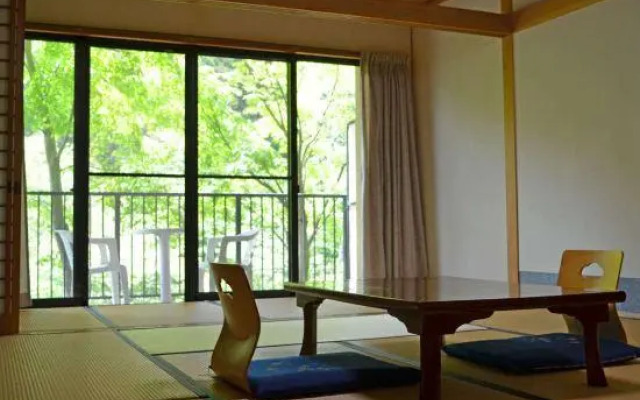 Shirataki Hotel