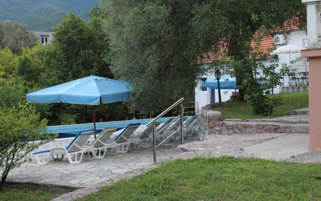 Crowonder New Luxury Villa Plitka