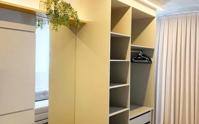 Setai Yacht By Day by Day