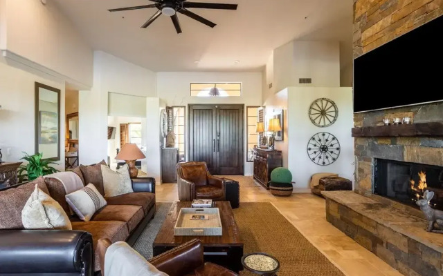 Hartford House - Infinity Pool w TPC Golf View